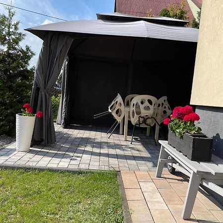 Mieszkanie Na Osiedlu Siedemsetlecia Uniejow Exterior photo